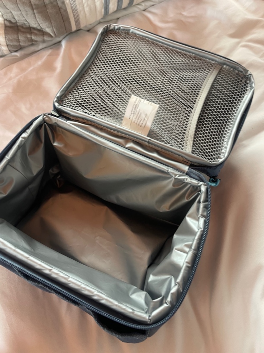 Igloo Navy Soft-Sided COOLER - Picture 4 of 6